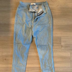 Fashion Nova Classic High Waist Jeans (light blue)